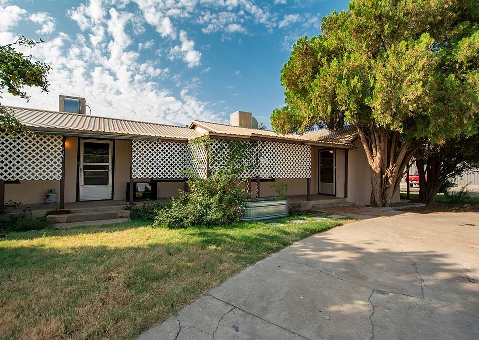 1st image of 216 NW Avenue I
