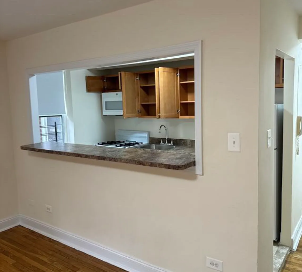 1 bed, 650 sqft, $2,200 — Photo 2