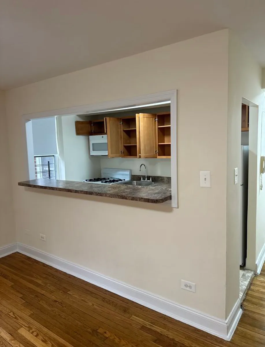 Building Photo - 1487 Shore Pkwy #4B