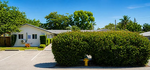 1273 NE 39 St Oakland Park, FL 33334 Photo 1