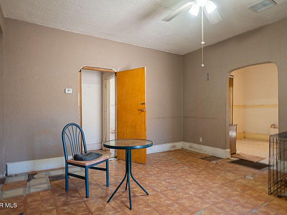 4th image of 3312 Justus St