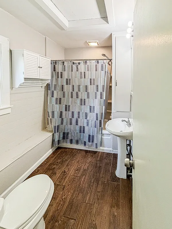 2 bed, 1.0 bath, 825 sqft, $1,100 — Photo 4