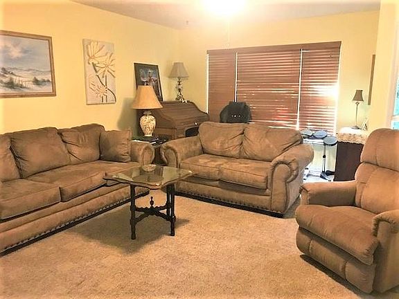 3rd image of 3055 NE Lake Ave