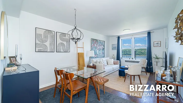 Living room, photo 2