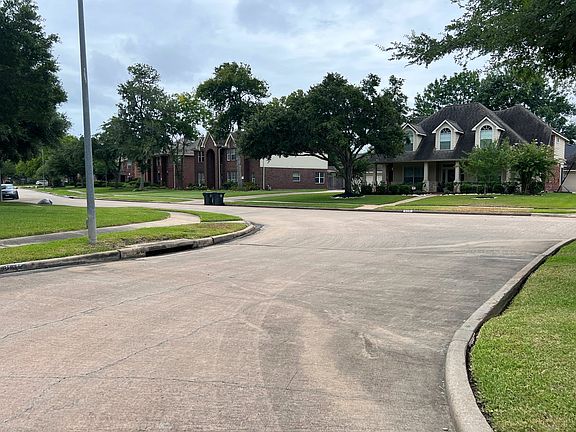 4th image of 8311 Big Bend Dr