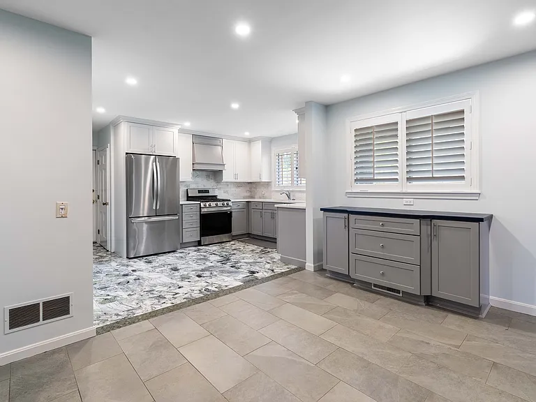 101 Roseneath Ave — Photo 13