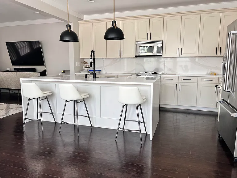 2405 Woodward Ave — Photo 5
