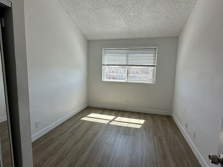 6784 El Cajon Blvd #I — Photo 11