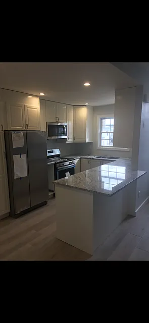 2 bed, 1100 sqft, $2,200 — Photo 2