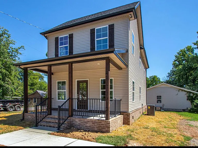 734 Lee St — Photo 3