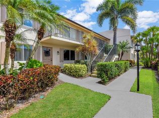 149 Palm Dr APT 19, Naples, FL 34112