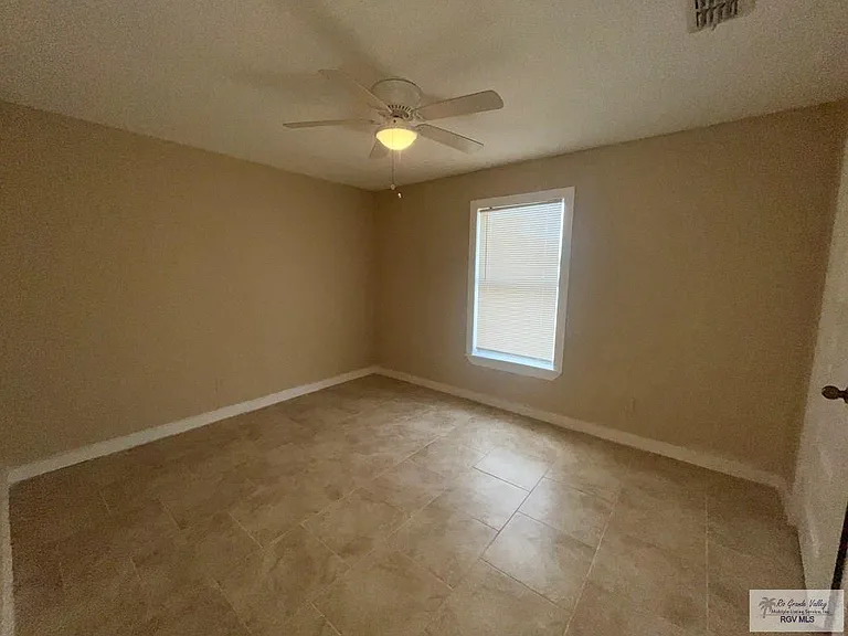 1485 E Stenger St — Photo 15