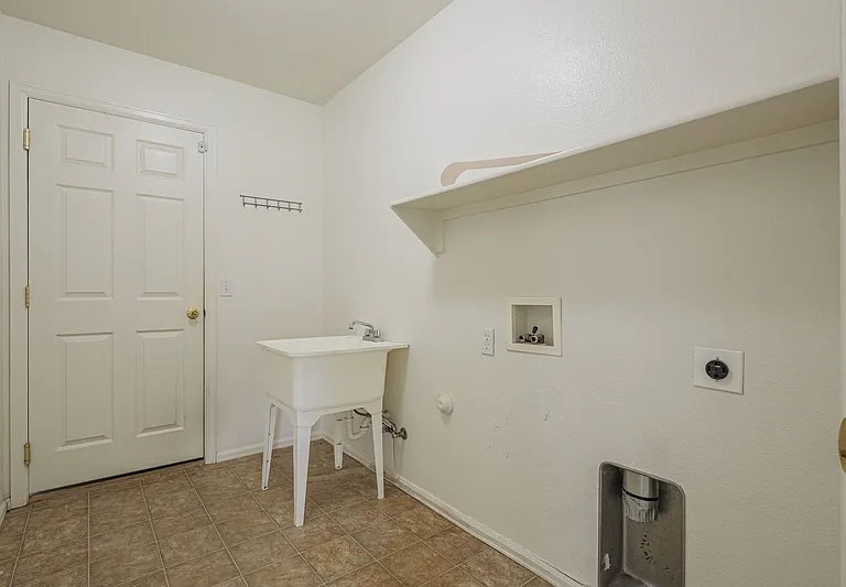 102 Kaley St — Photo 7