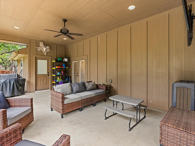 15765 Salado Dr — Photo 28