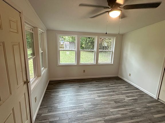 5th image of 610 Sun Valley Dr