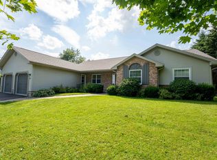 77 Parkside Dr, Charlottetown, PE C1E1M8