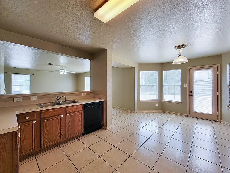 21807 Aspen Mist Ln — Photo 16