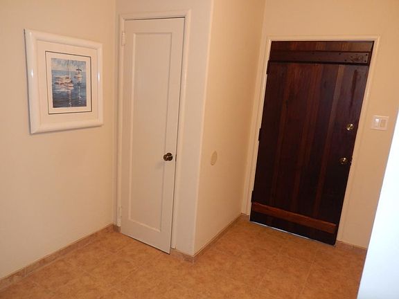 3rd image of 1039A Amarillo Ave