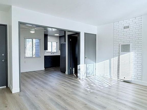 4th image of 4033 Palmwood Dr APT 4