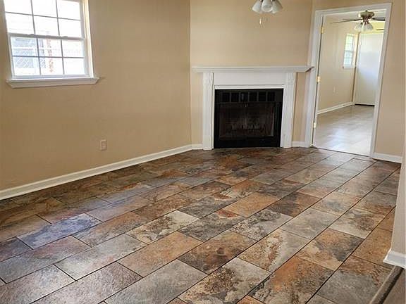 3rd image of 332 Turtle Creek Ln