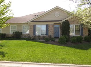 2292 Meadowcroft Ln, Grayslake, IL 60030