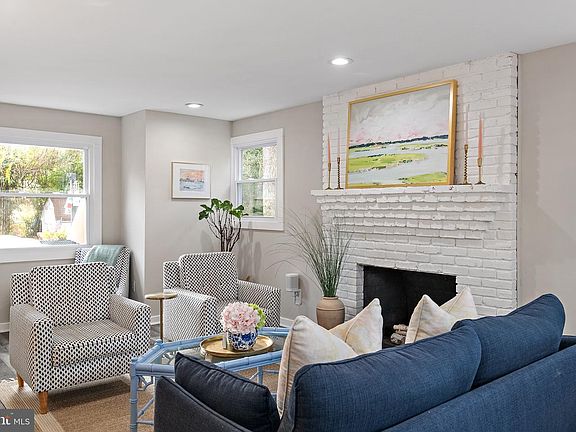 2nd image of 1009 Old Bay Ridge Rd