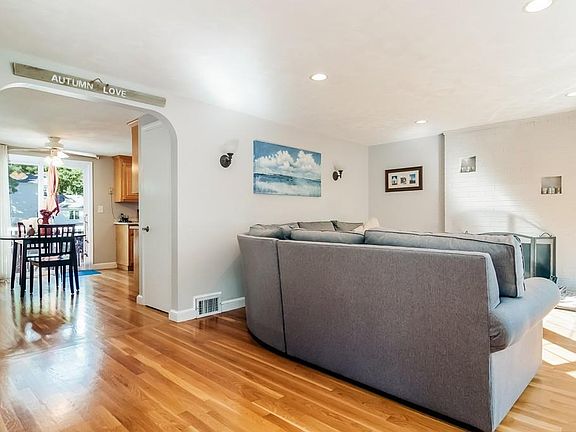 5th image of 83 Westview Dr