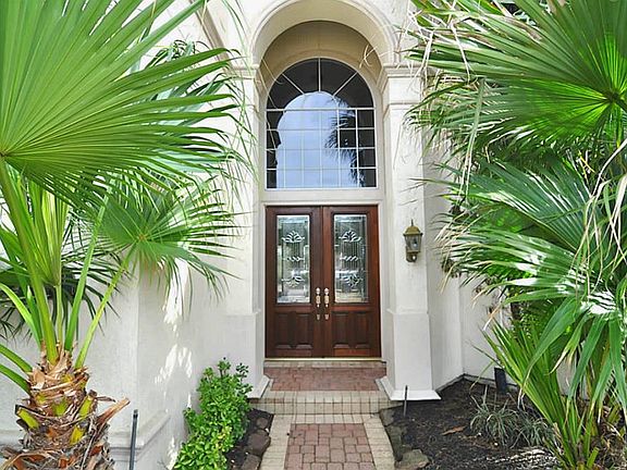 2nd image of 18811 Windsor Lakes Dr