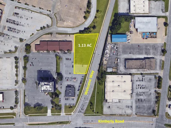 104 E Kimberly Rd, Davenport, IA 52806