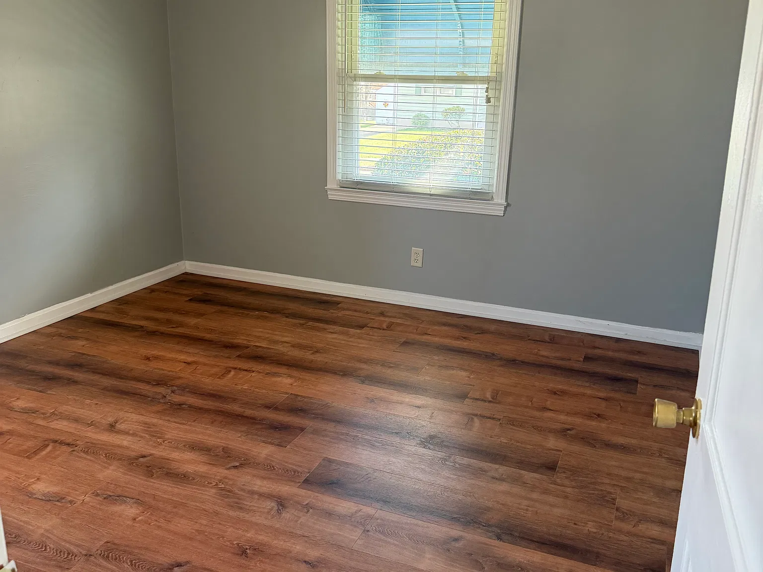 3 bed, 1296 sqft, $900 — Photo 4