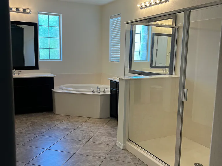 2901 E Iris Dr — Photo 34