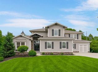 9900 W 152nd St, Overland Park, KS 66221