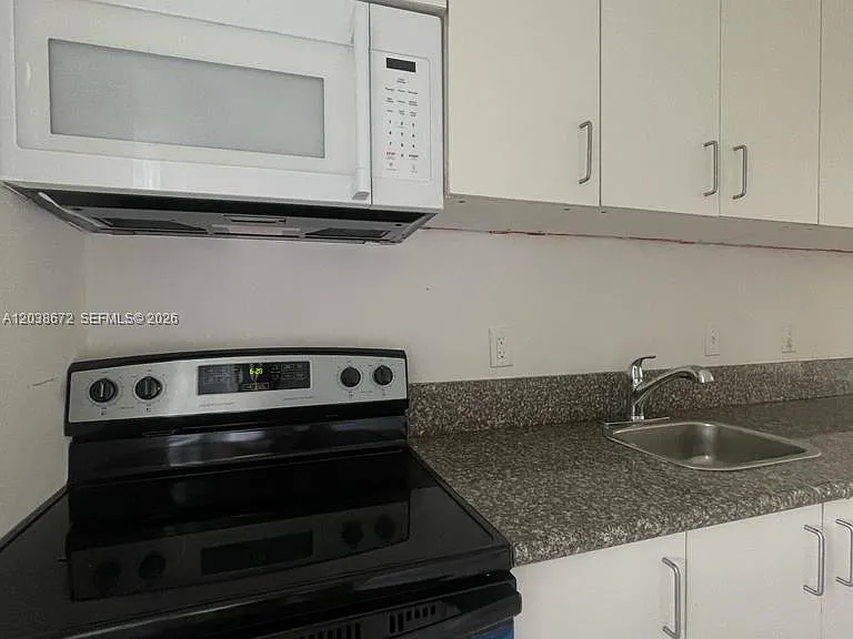 4729 NW 15th Ave #4727 — Photo 2