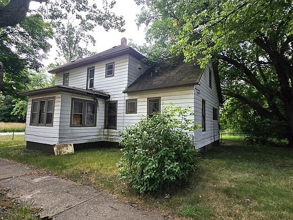 2nd image of 630 Pavone St