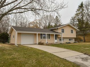 116 Park St, Dousman, WI 53118