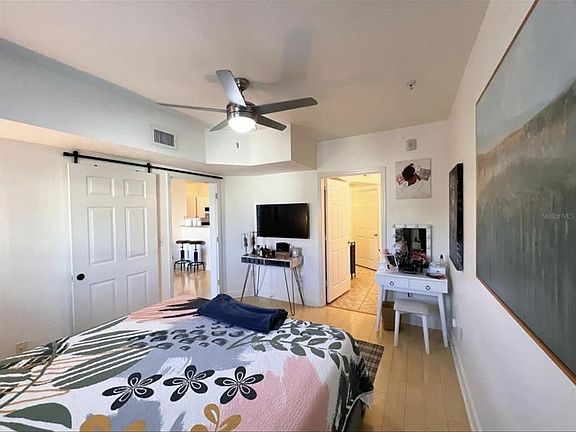 5th image of 202 E South St Unit 3040