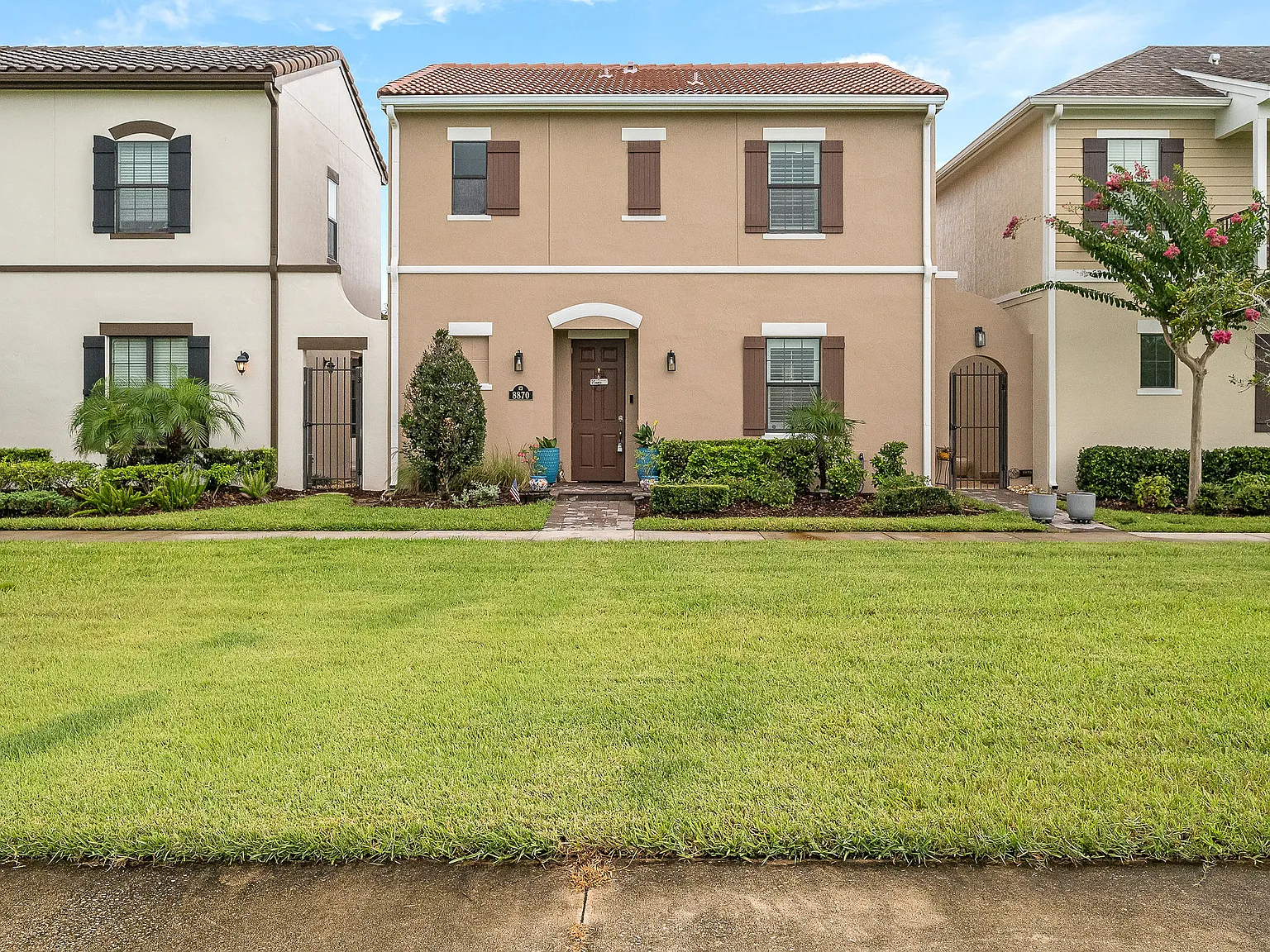 3 bed, 2044 sqft, $3,500 — Photo 2