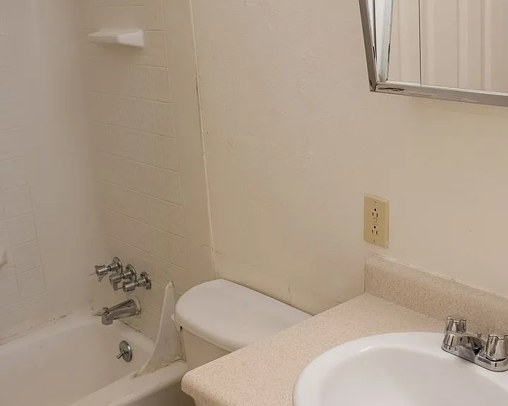 Big Horn Apartments — Photo 11