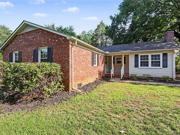 106 Lillian Ct, Winston Salem, NC 27103