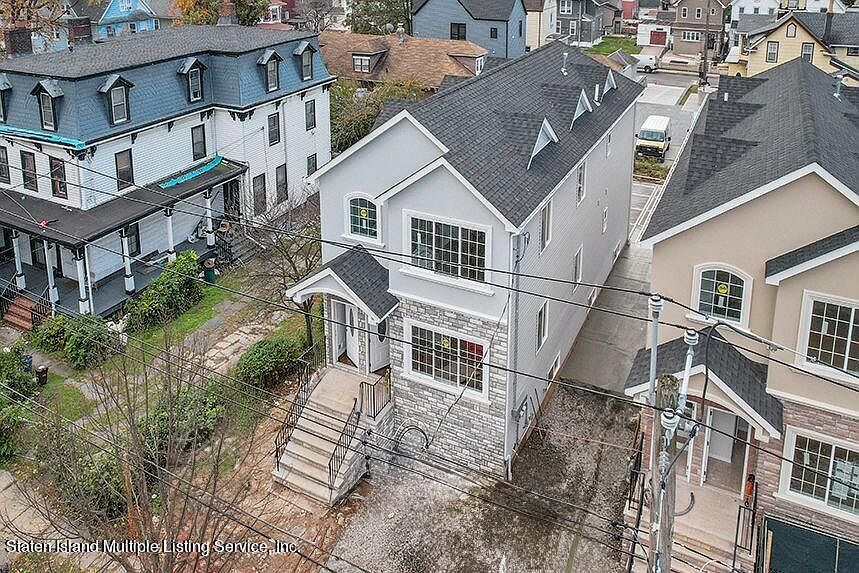 1st image of 122 Taylor St