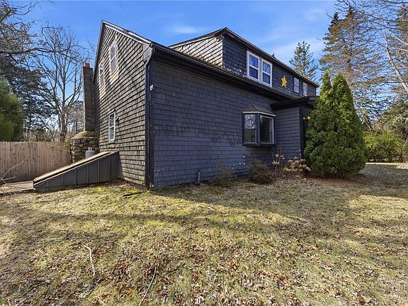 5th image of 237 Spring St