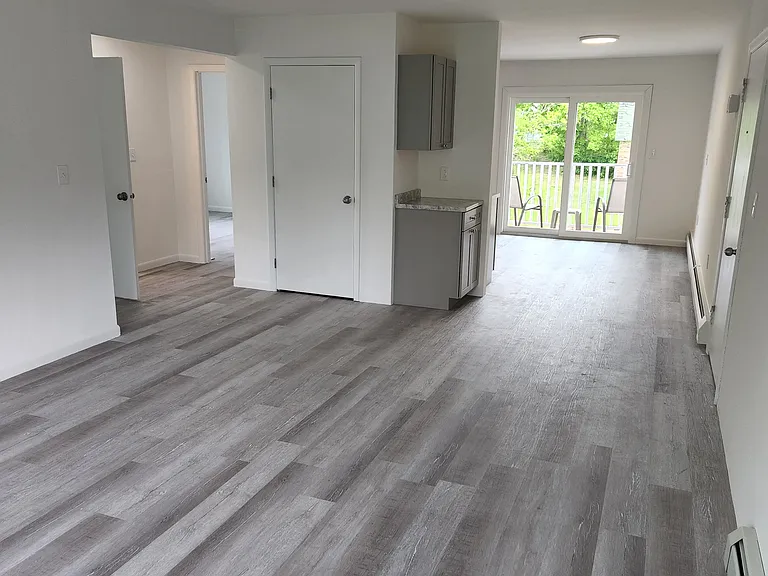 430 Grandview Ave #9 — Photo 6