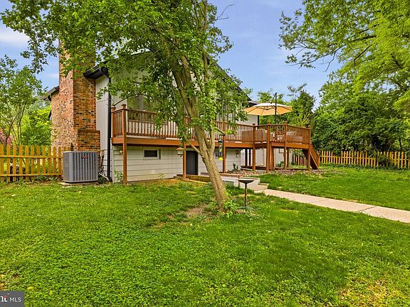 5th image of 17 Devon Ct