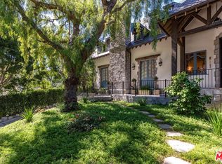 1455 Lindacrest Dr, Beverly Hills, CA 90210