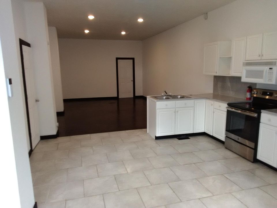 Kitchen & Living room