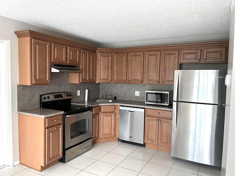 1108 Green Pine Blvd #F3 — Photo 4