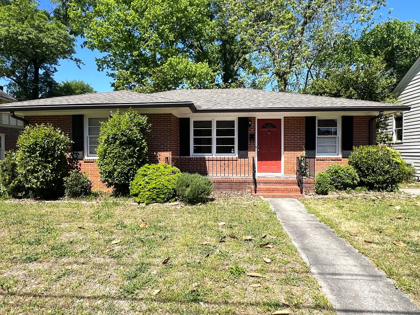 230 Roycrest Dr photo 1