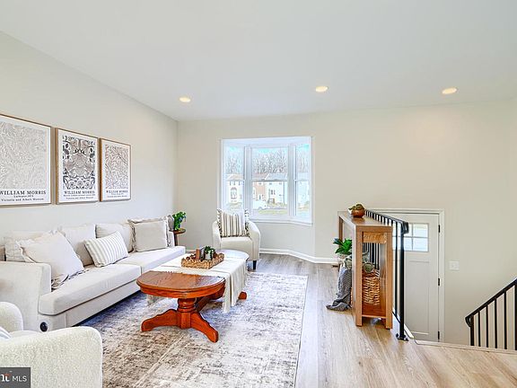 4th image of 10 Joggins Ct