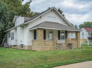 326 E Monroe St, Buckner, MO 64016