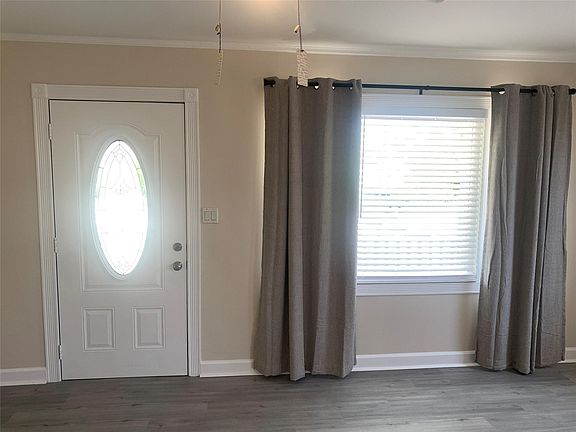 4th image of 4906 Garden Avenue
